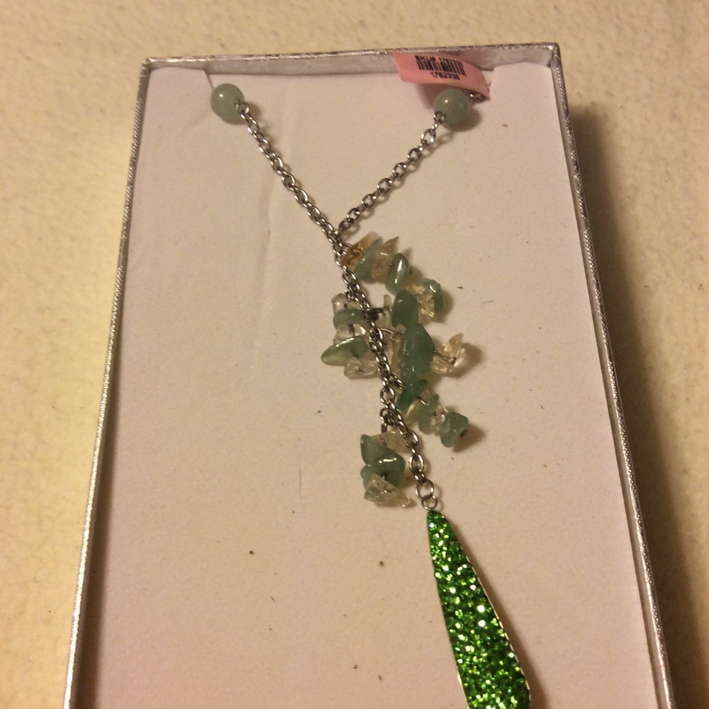 Green rock drop necklace